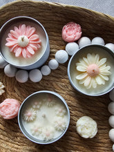 Load image into Gallery viewer, Daisy Trio Tin Set
