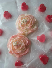 Load image into Gallery viewer, Peony Flower Candle Set
