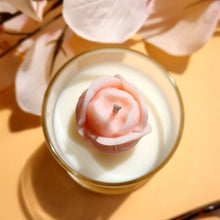 Load image into Gallery viewer, Tulip Candle
